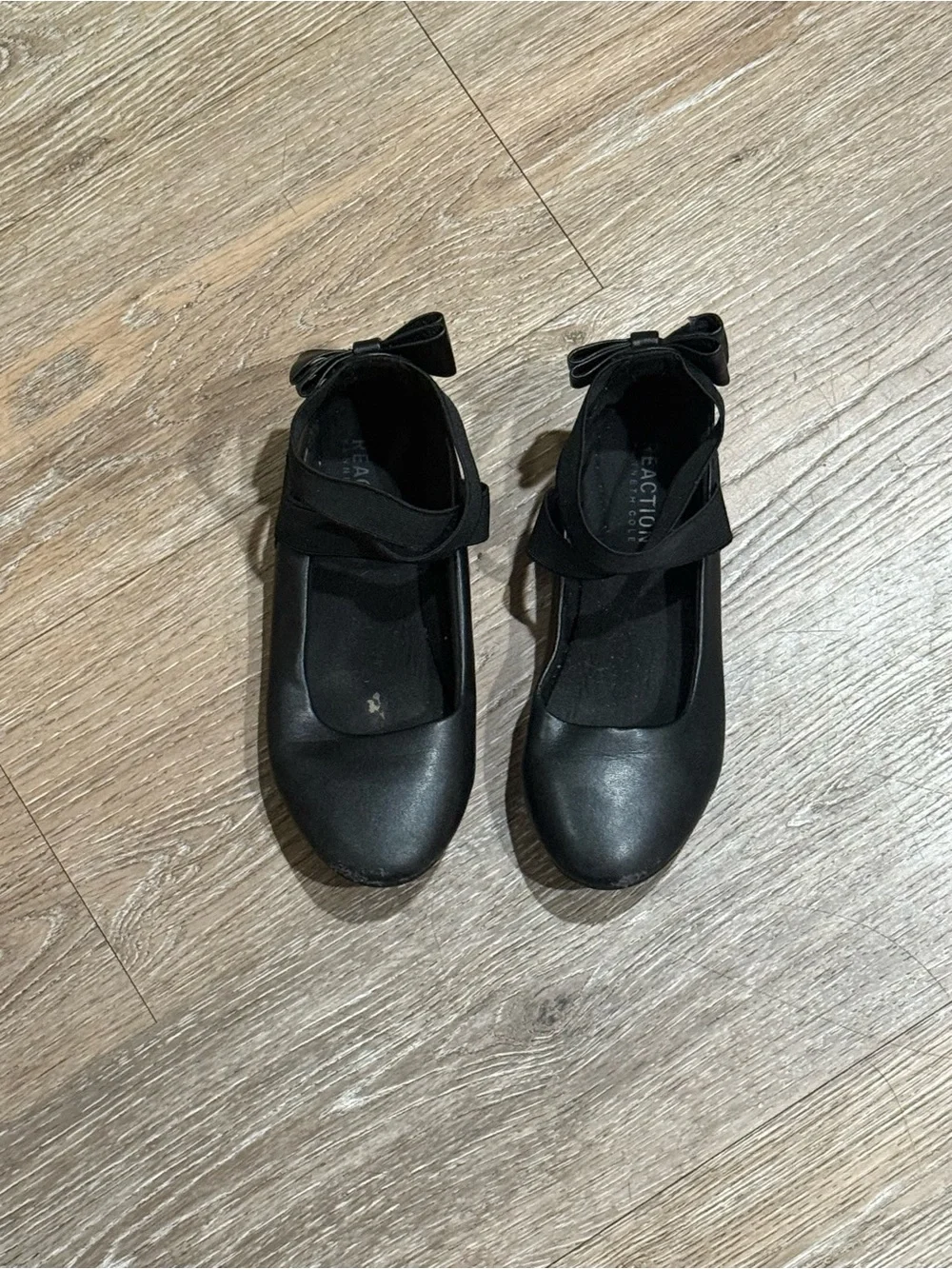 Reaction Kenneth Cole Black Bow Ankle-Strap Flats